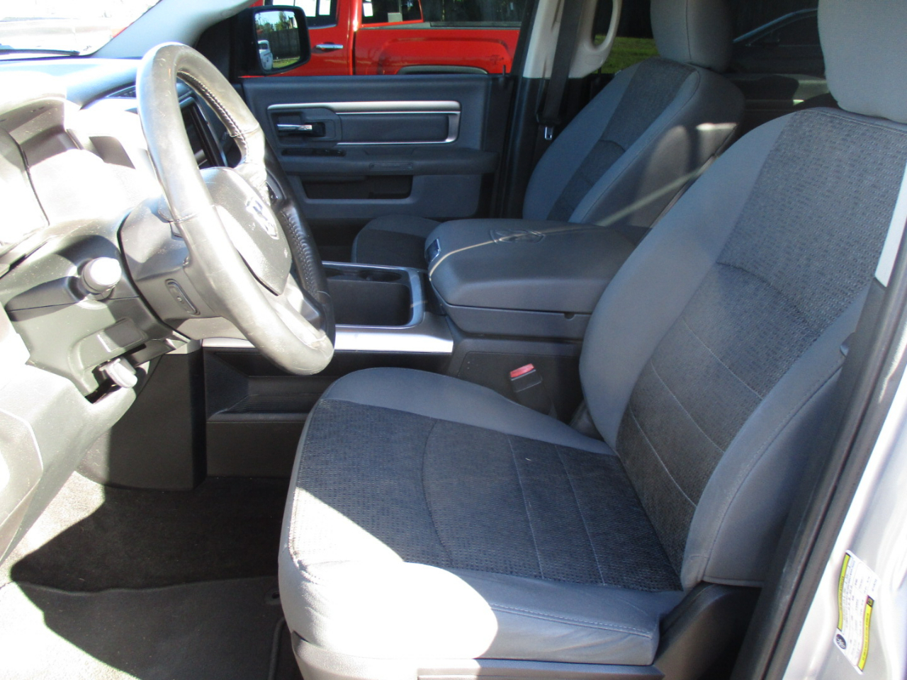 RAM 1500 Big Horn 4x4 Crew Cab 5'7" Box 2018