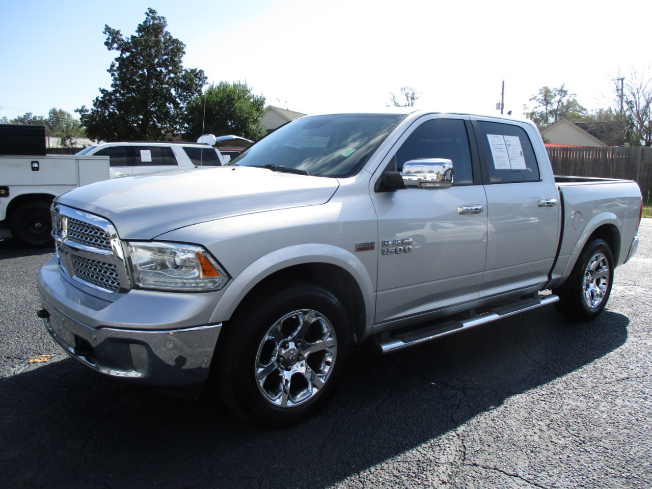 RAM 1500 Laramie 4x4 Crew Cab 5'7" Box 2017