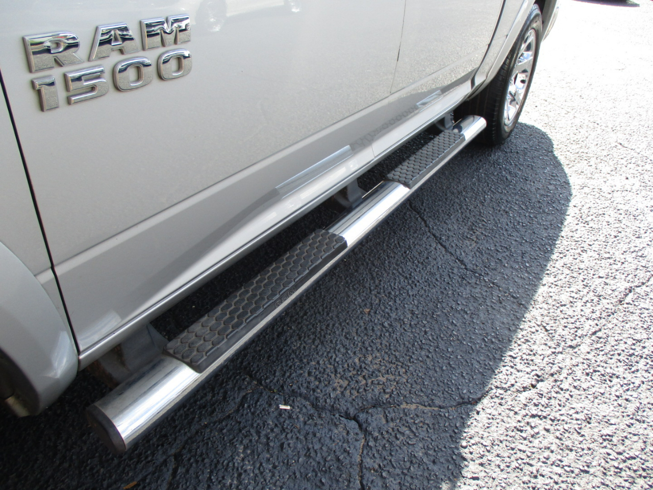 RAM 1500 Laramie 4x4 Crew Cab 5'7" Box 2017