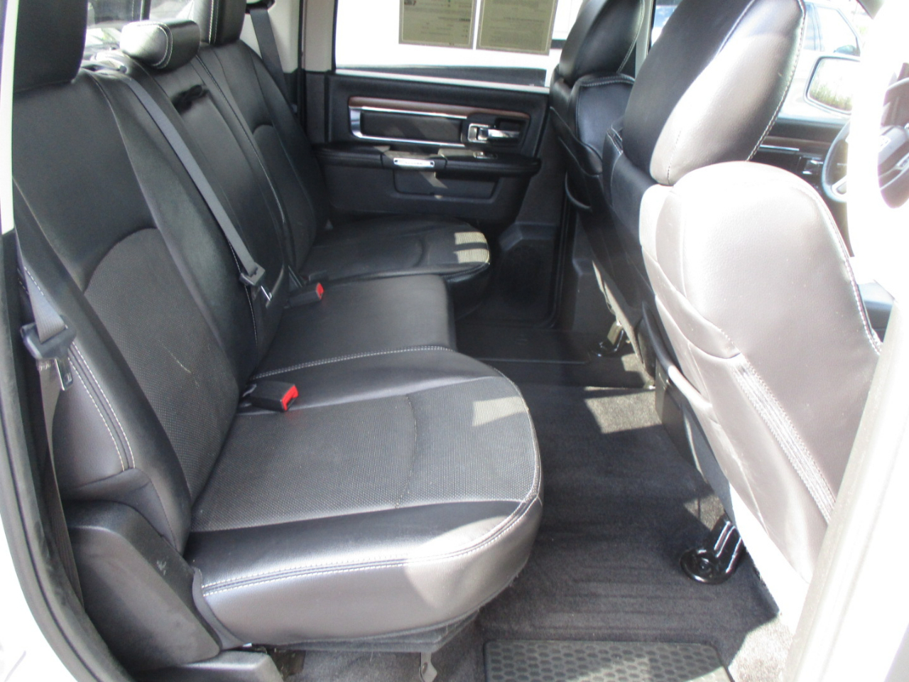 RAM 1500 Laramie 4x4 Crew Cab 5'7" Box 2017