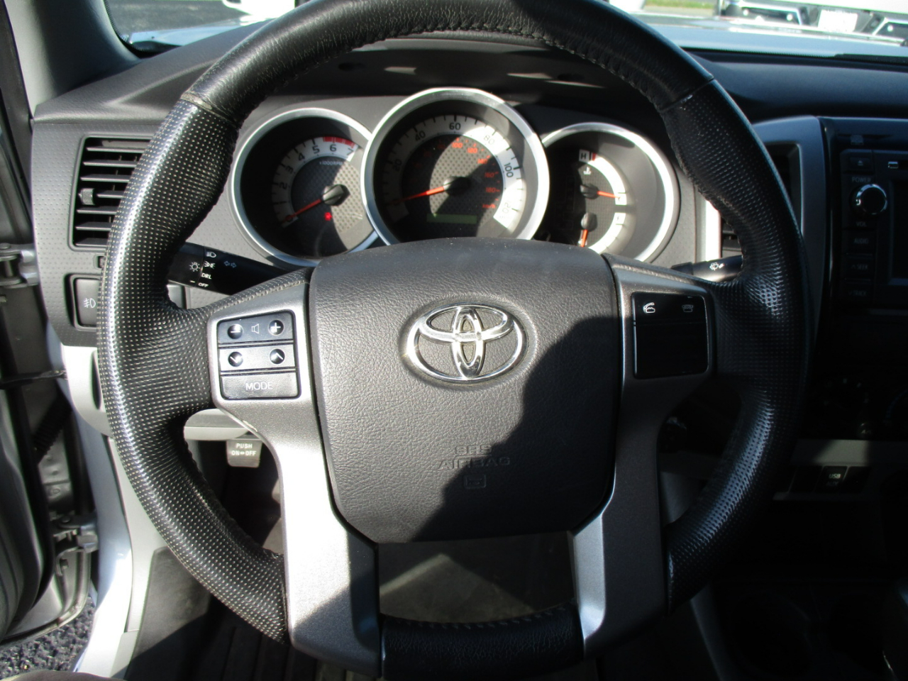 Toyota Tacoma 2WD Double Cab V6 AT PreRunner (Natl) 2013