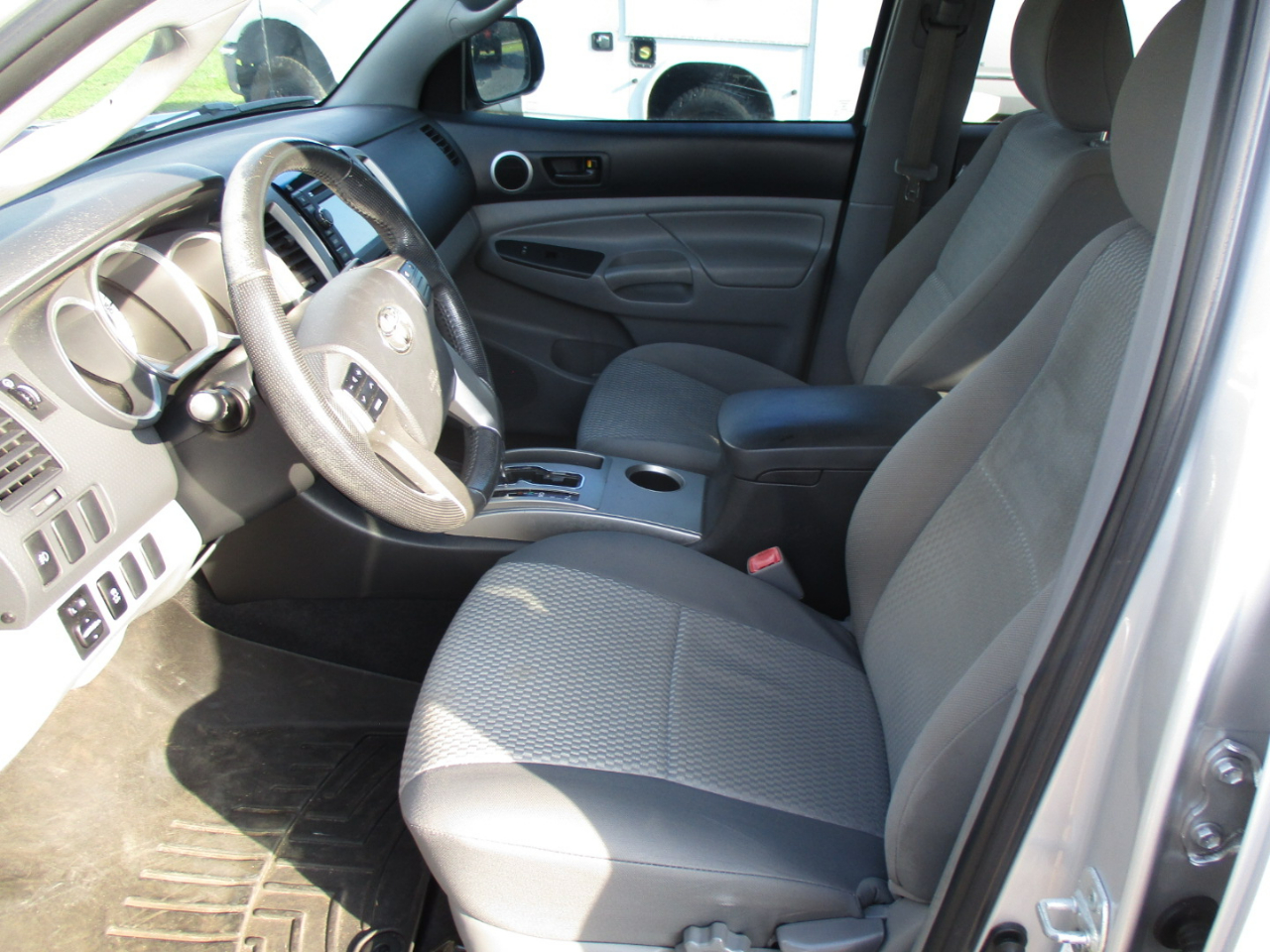 Toyota Tacoma 2WD Double Cab V6 AT PreRunner (Natl) 2013