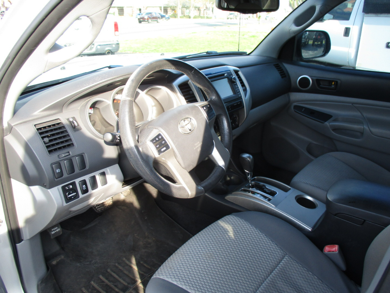 Toyota Tacoma 2WD Double Cab V6 AT PreRunner (Natl) 2013