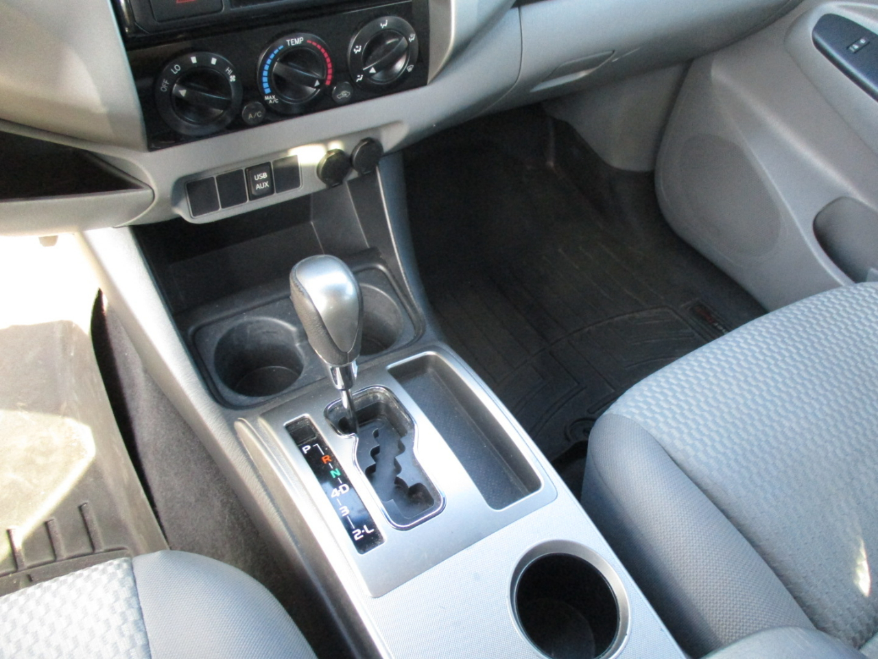 Toyota Tacoma 2WD Double Cab V6 AT PreRunner (Natl) 2013