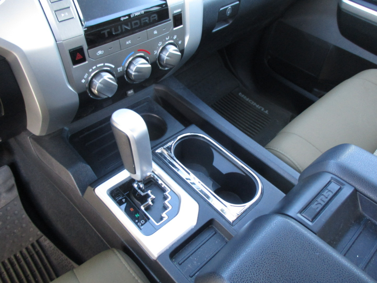 Toyota Tundra 2WD SR5 Double Cab 6.5' Bed 5.7L FFV (Natl) 2017