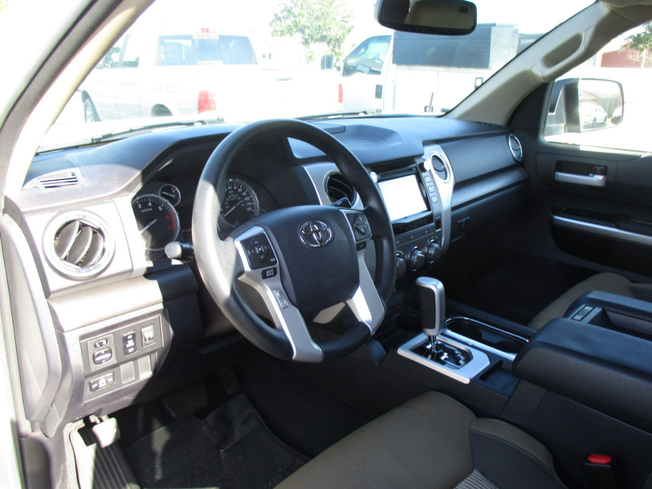 Toyota Tundra 2WD SR5 Double Cab 6.5' Bed 5.7L FFV (Natl) 2017