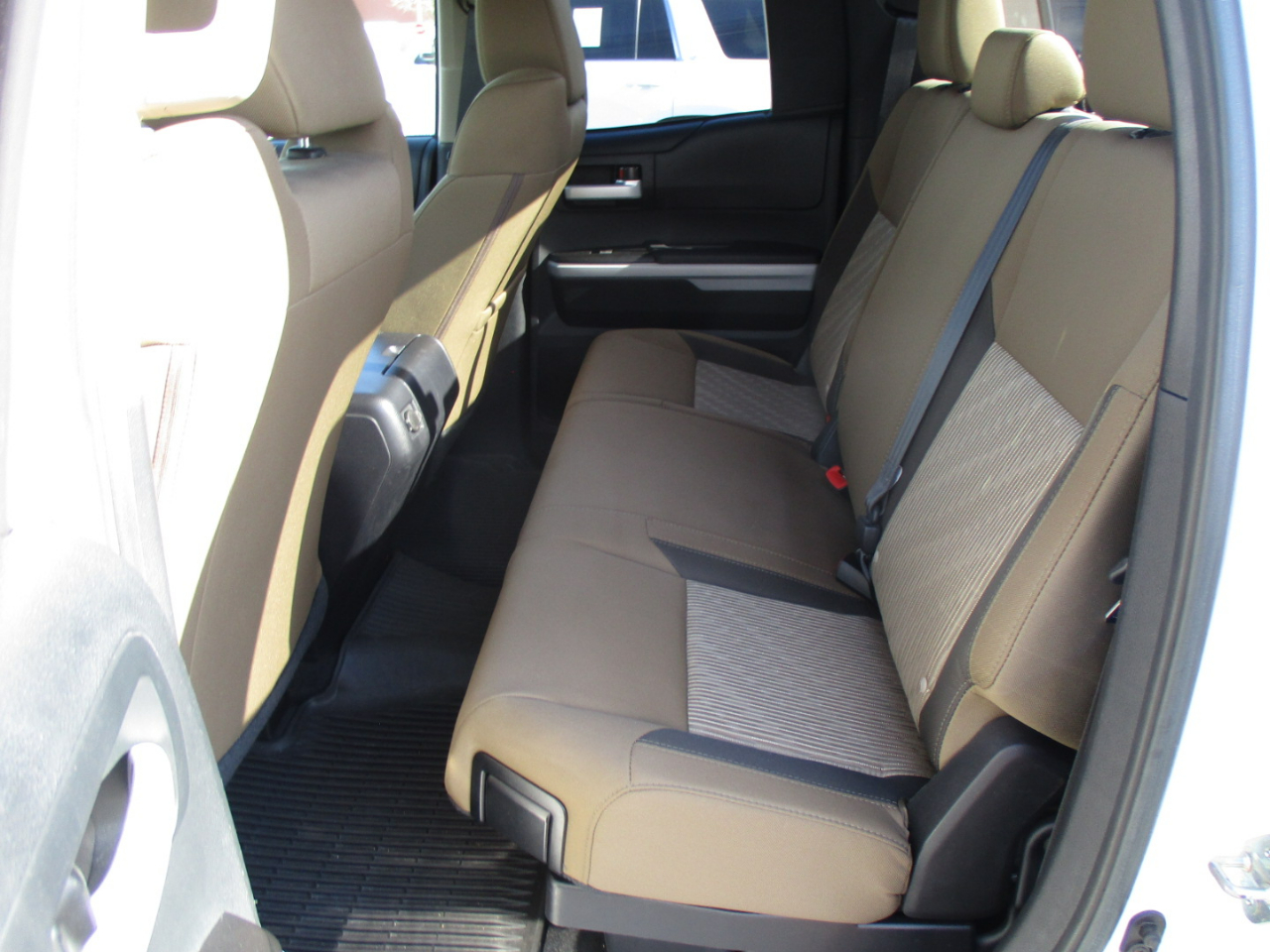 Toyota Tundra 2WD SR5 Double Cab 6.5' Bed 5.7L FFV (Natl) 2017