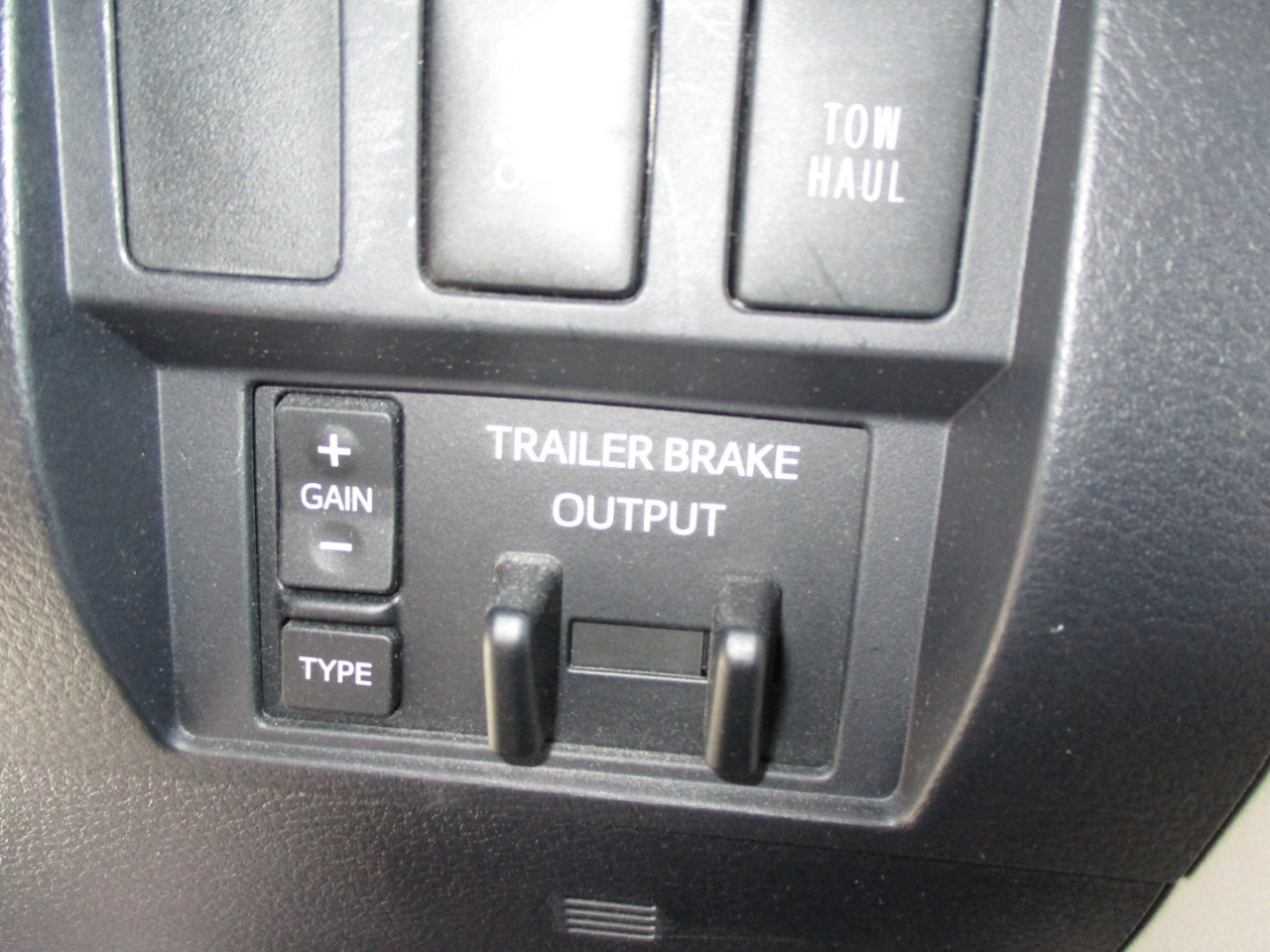 Toyota Tundra 2WD SR5 Double Cab 6.5' Bed 5.7L FFV (Natl) 2017