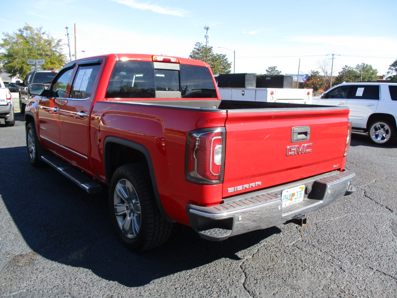 GMC Sierra 1500 4WD Crew Cab 143.5" SLT 2018