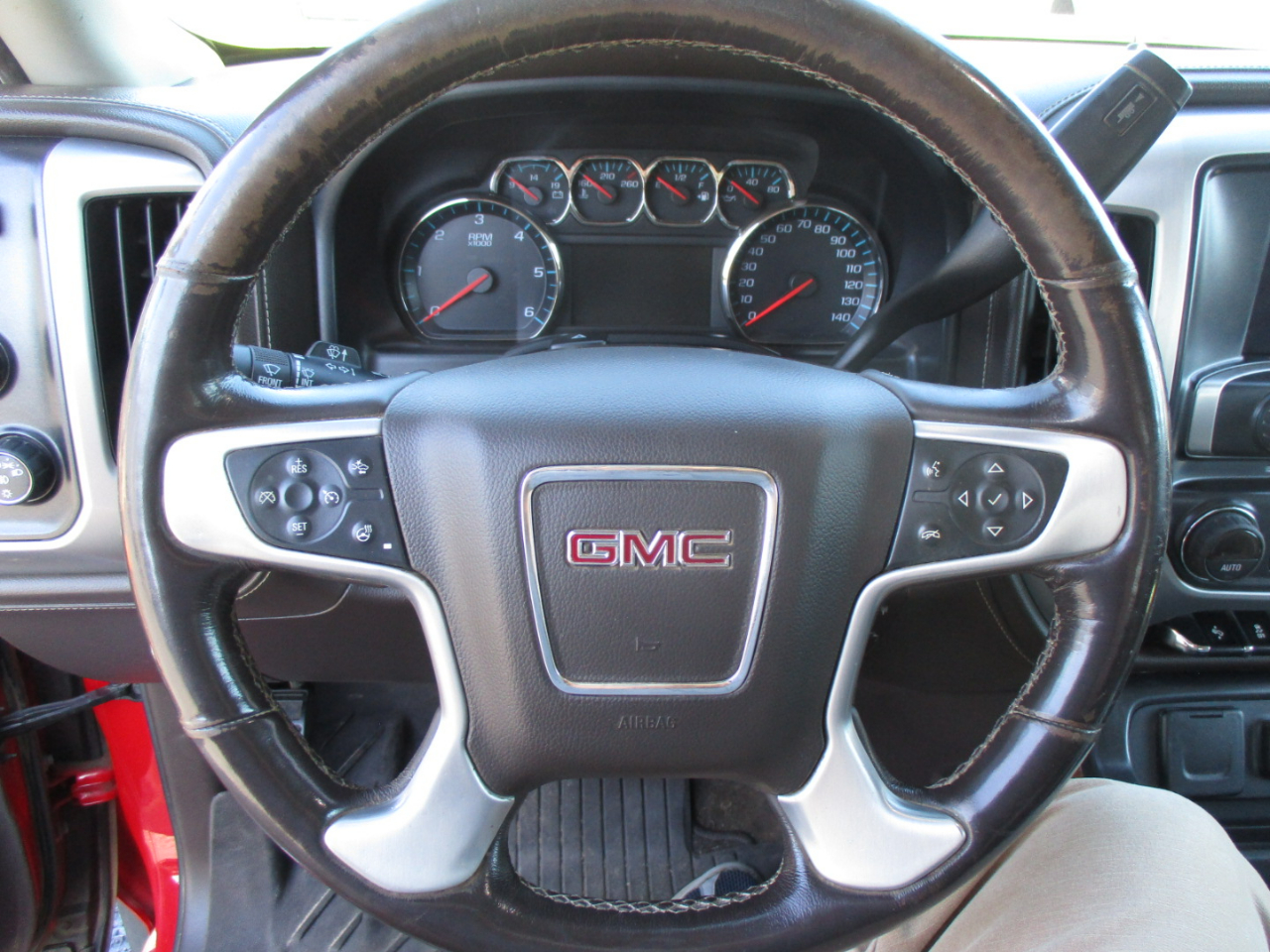 GMC Sierra 1500 4WD Crew Cab 143.5" SLT 2018