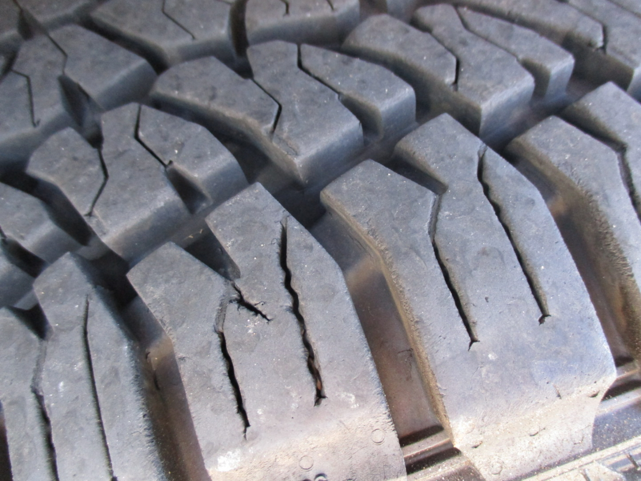 GMC Sierra 1500 4WD Crew Cab 143.5" SLT 2018