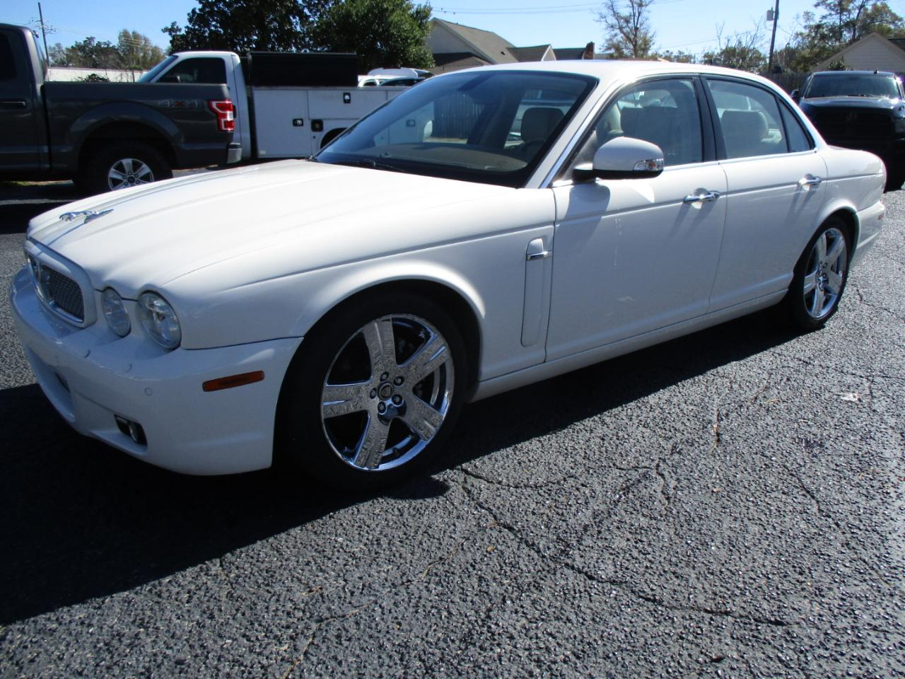 Jaguar XJ Series 4dr Sdn XJ8 2009