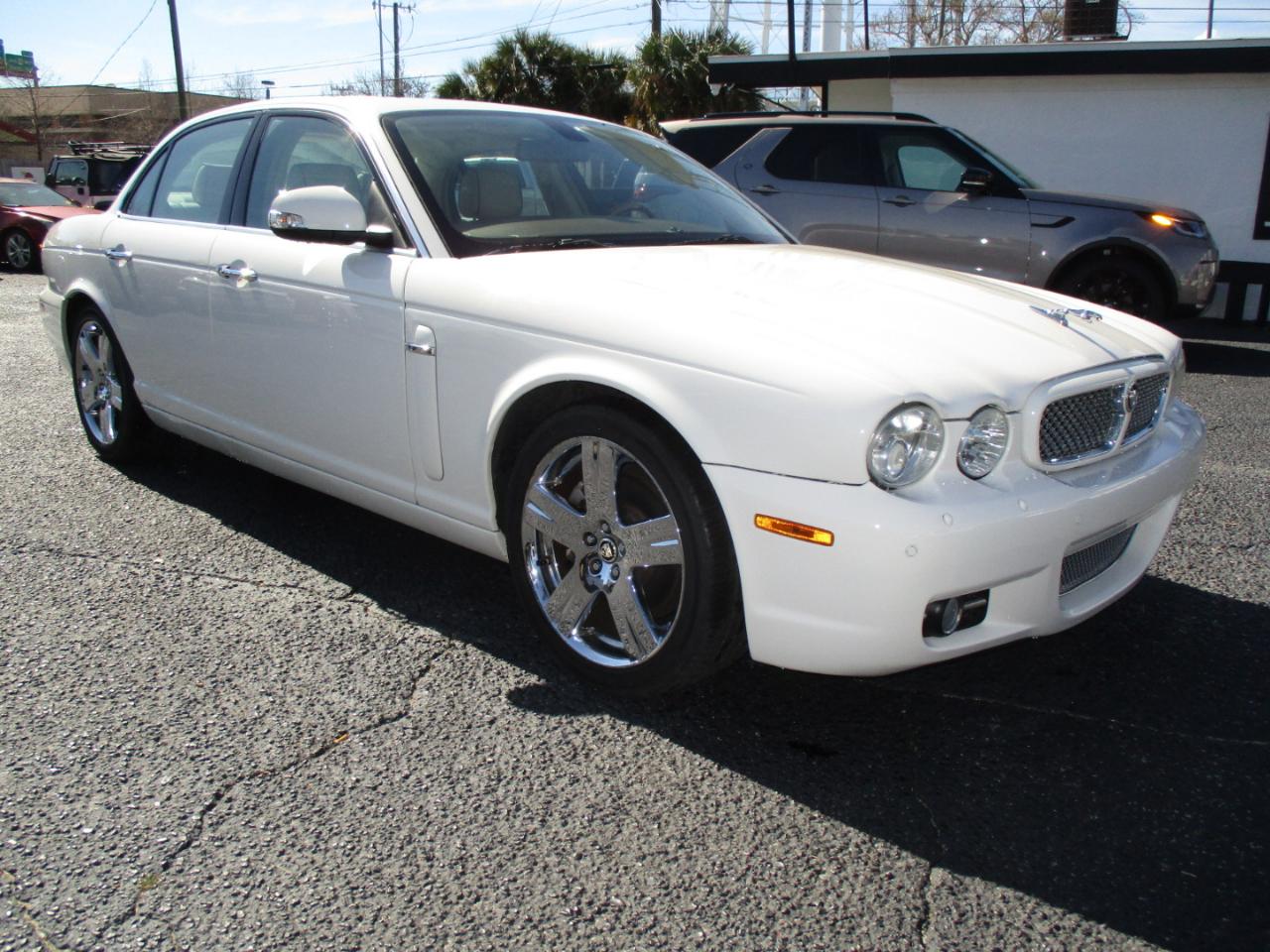 Jaguar XJ Series 4dr Sdn XJ8 2009