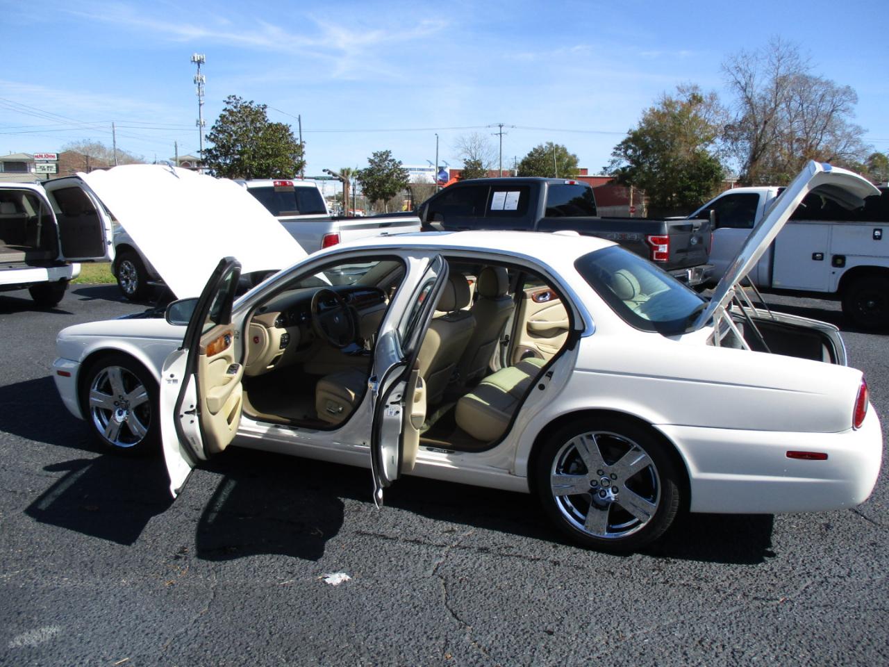 Jaguar XJ Series 4dr Sdn XJ8 2009