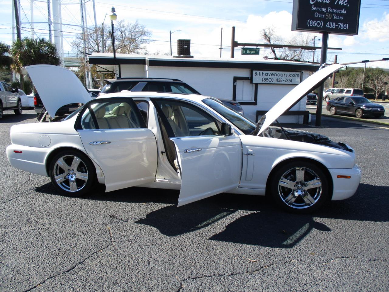 Jaguar XJ Series 4dr Sdn XJ8 2009