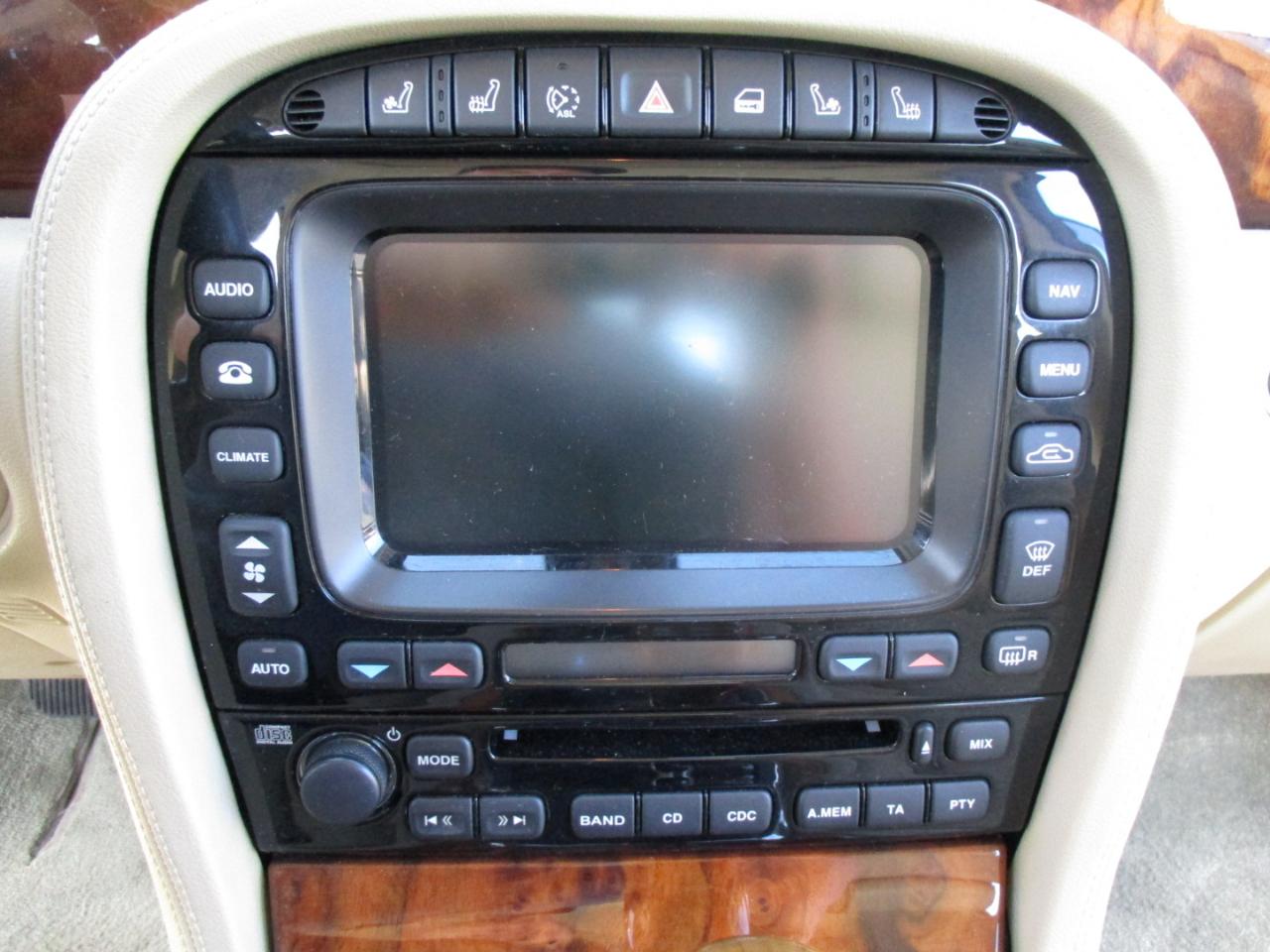 Jaguar XJ Series 4dr Sdn XJ8 2009