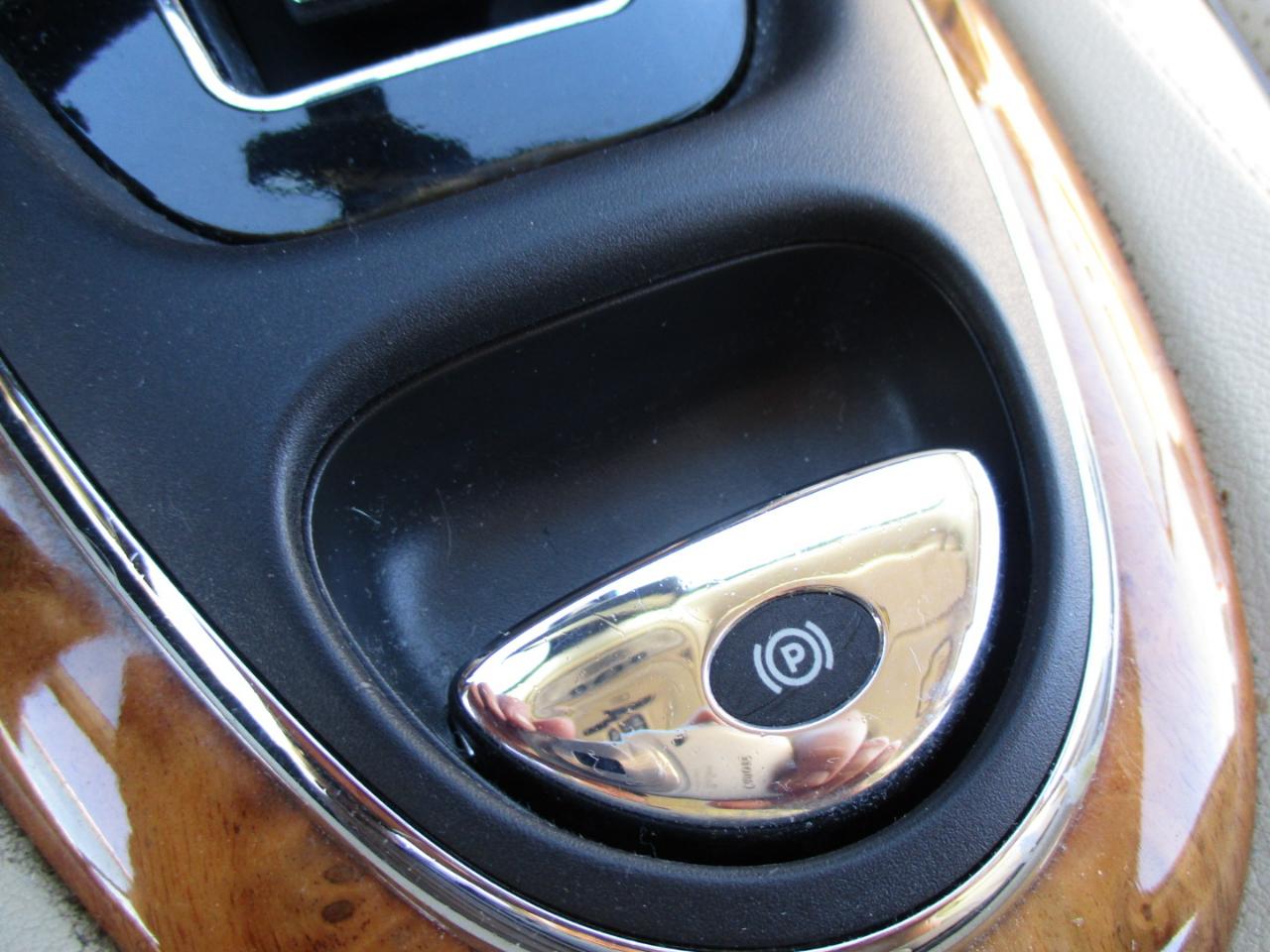 Jaguar XJ Series 4dr Sdn XJ8 2009