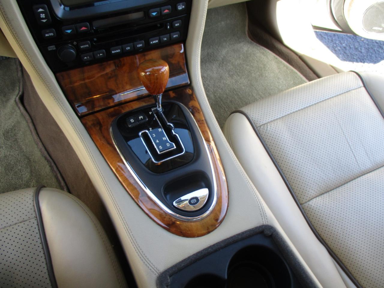 Jaguar XJ Series 4dr Sdn XJ8 2009