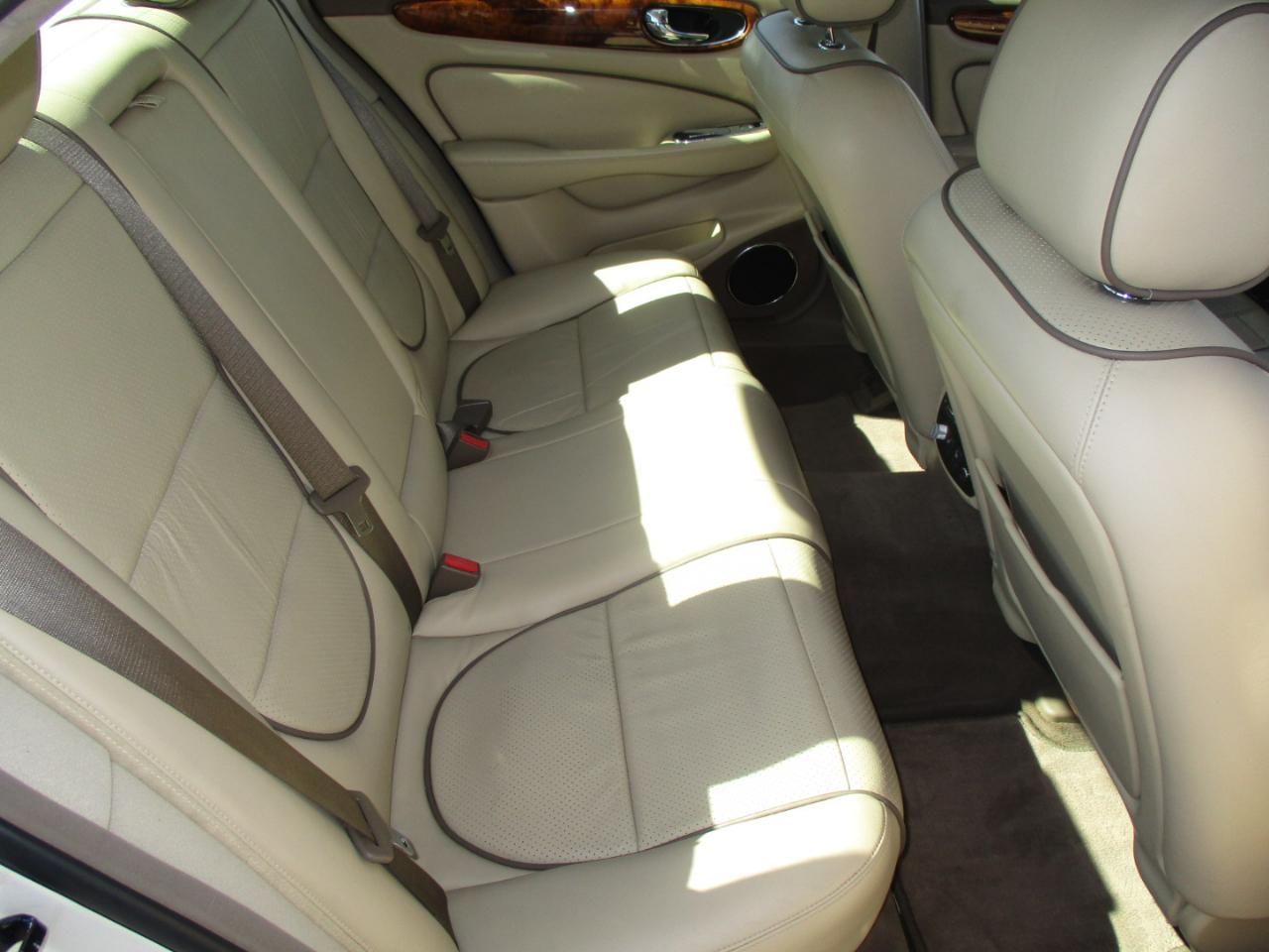 Jaguar XJ Series 4dr Sdn XJ8 2009