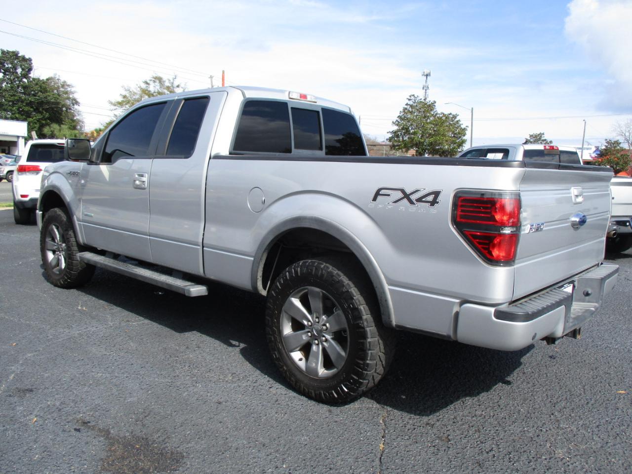 Ford F-150 4WD SuperCab 145" Lariat 2012
