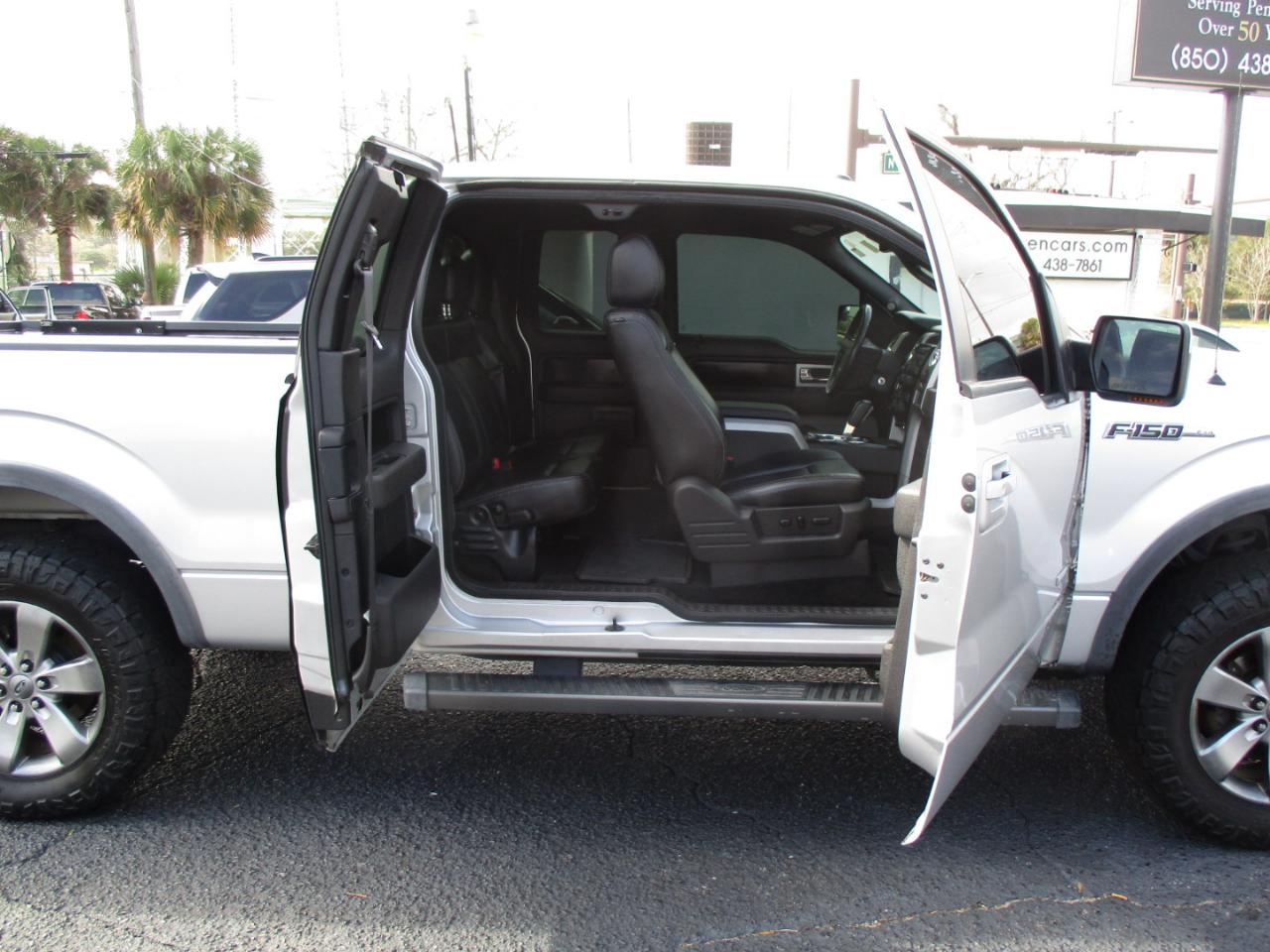 Ford F-150 4WD SuperCab 145" Lariat 2012