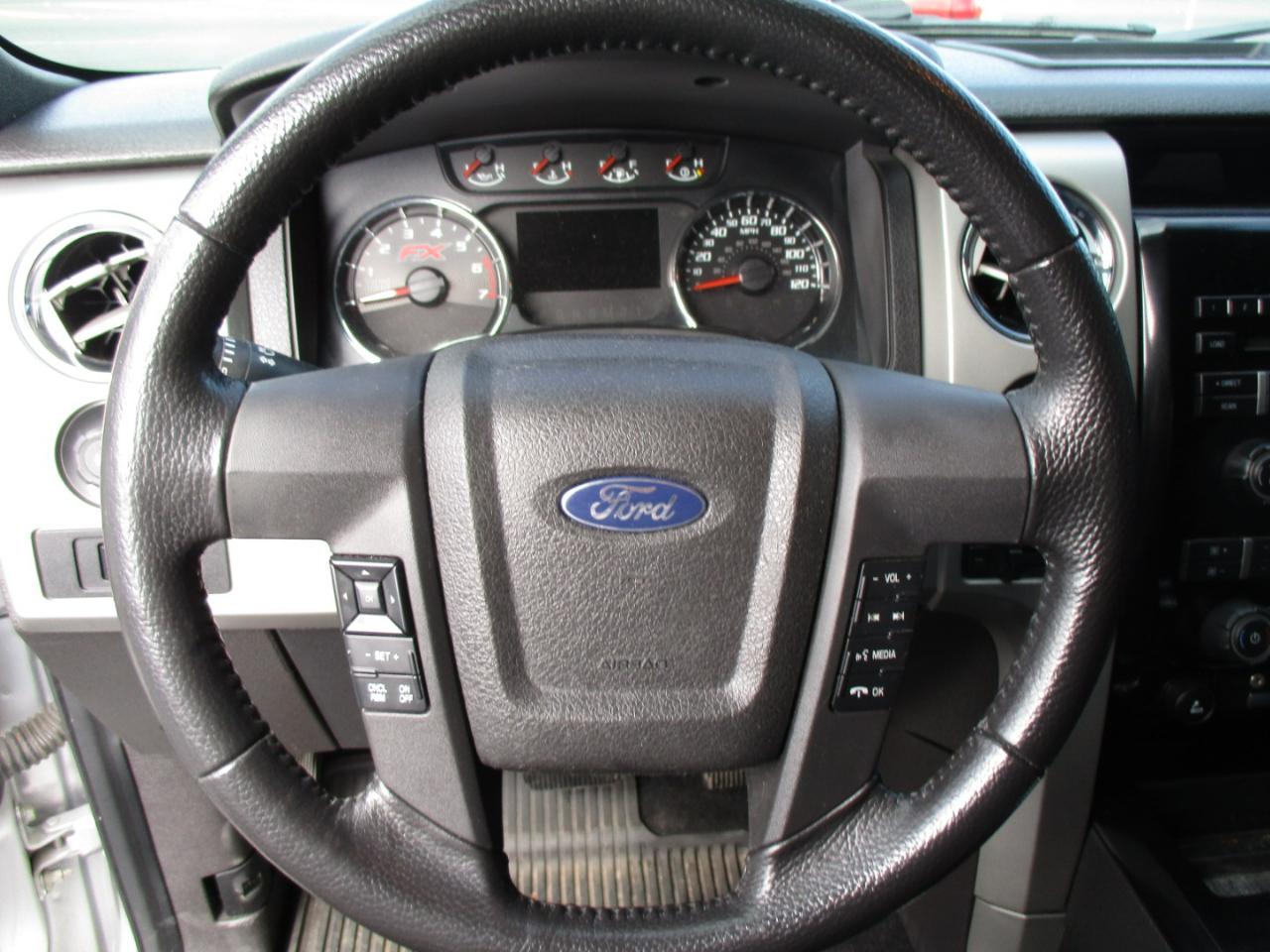 Ford F-150 4WD SuperCab 145" Lariat 2012