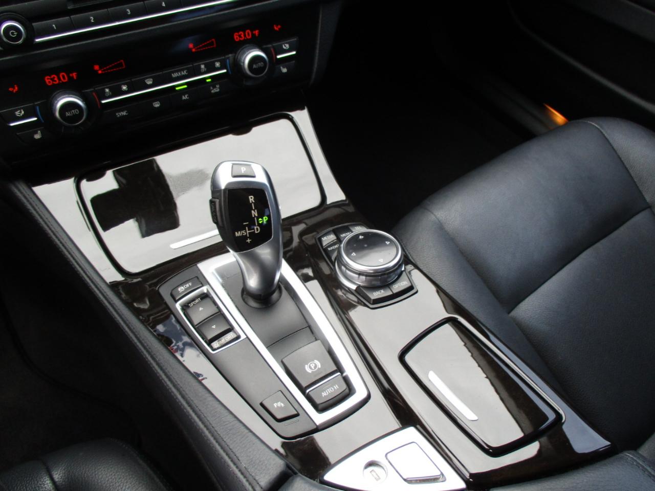 BMW 5 Series 4dr Sdn 535i RWD 2014