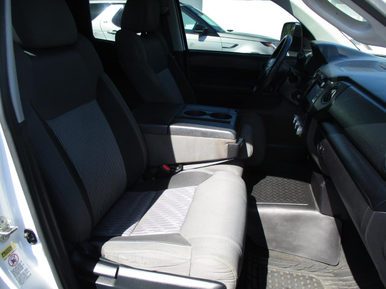 Toyota Tundra 2WD Truck Double Cab 4.6L V8 6-Spd AT SR5 (Natl) 2015