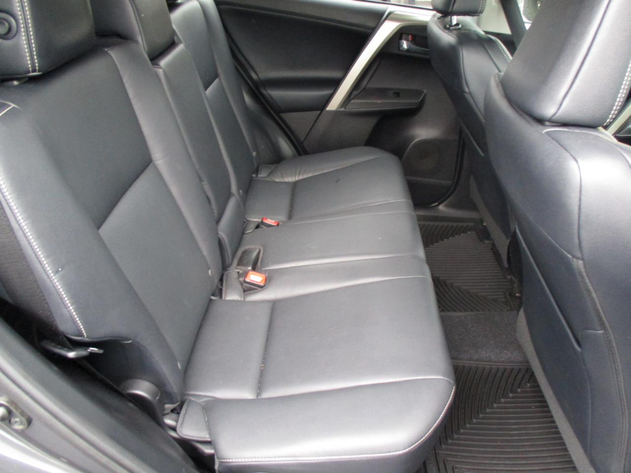 Toyota RAV4 FWD 4dr Limited (Natl) 2015