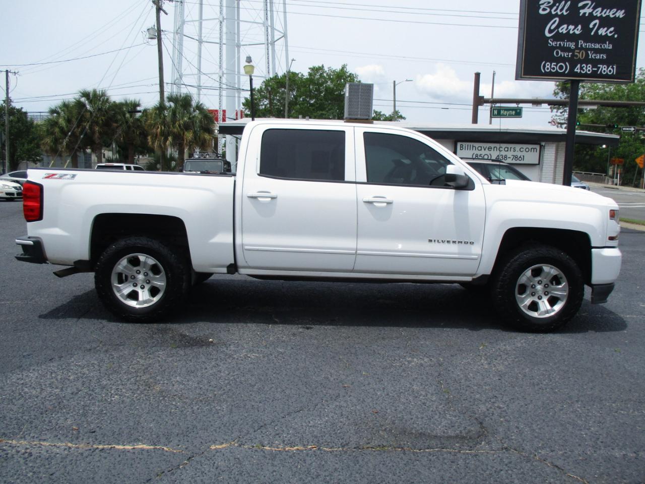 Chevrolet Silverado 1500 4WD Crew Cab 143.5" LT w/2LT 2017