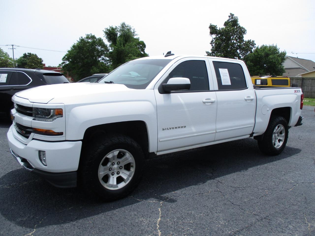 Chevrolet Silverado 1500 4WD Crew Cab 143.5" LT w/2LT 2017