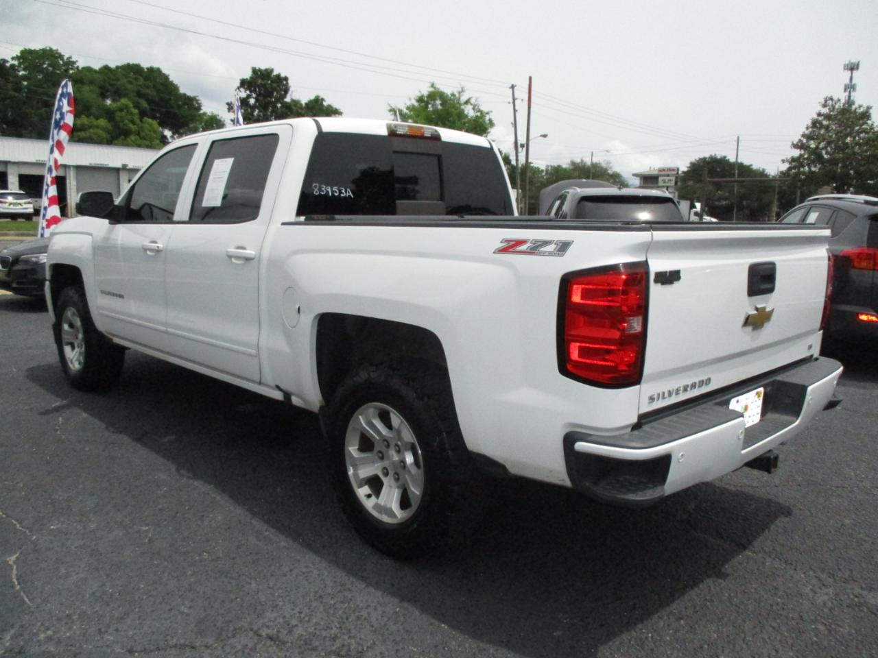 Chevrolet Silverado 1500 4WD Crew Cab 143.5" LT w/2LT 2017