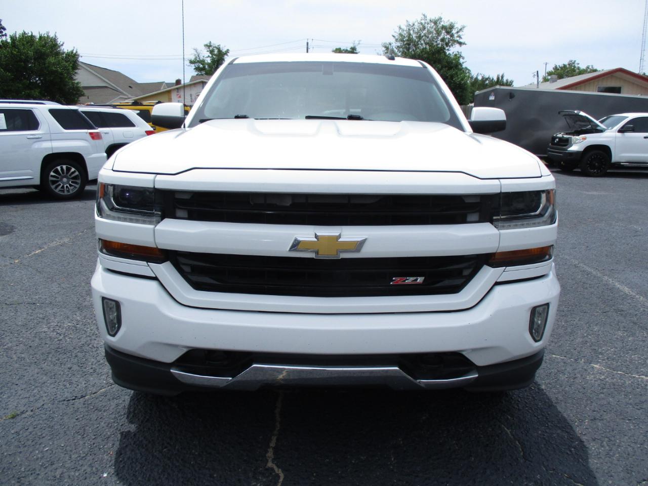 Chevrolet Silverado 1500 4WD Crew Cab 143.5" LT w/2LT 2017