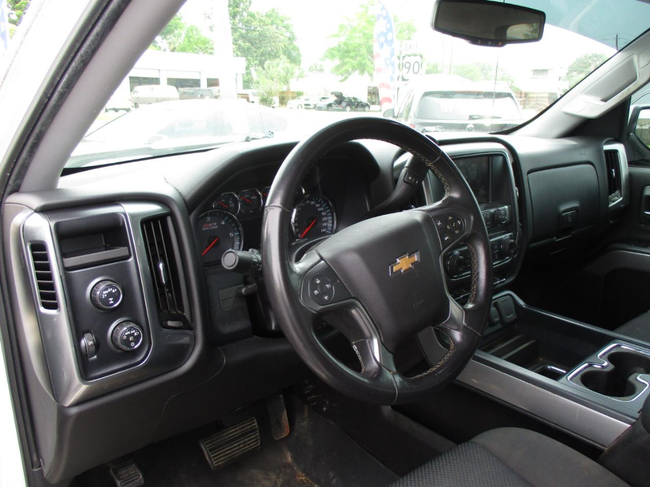 Chevrolet Silverado 1500 4WD Crew Cab 143.5" LT w/2LT 2017