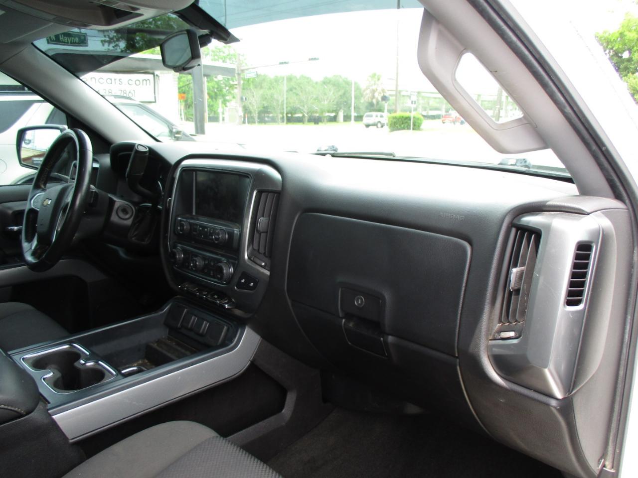 Chevrolet Silverado 1500 4WD Crew Cab 143.5" LT w/2LT 2017