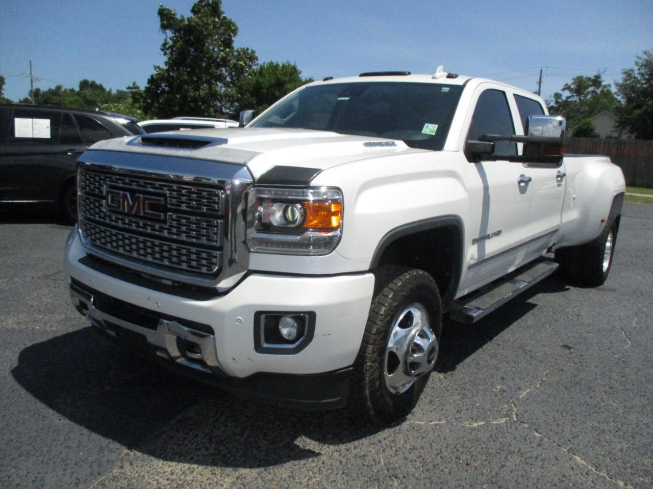 GMC Sierra 3500HD 4WD Crew Cab 167.7" Denali 2018