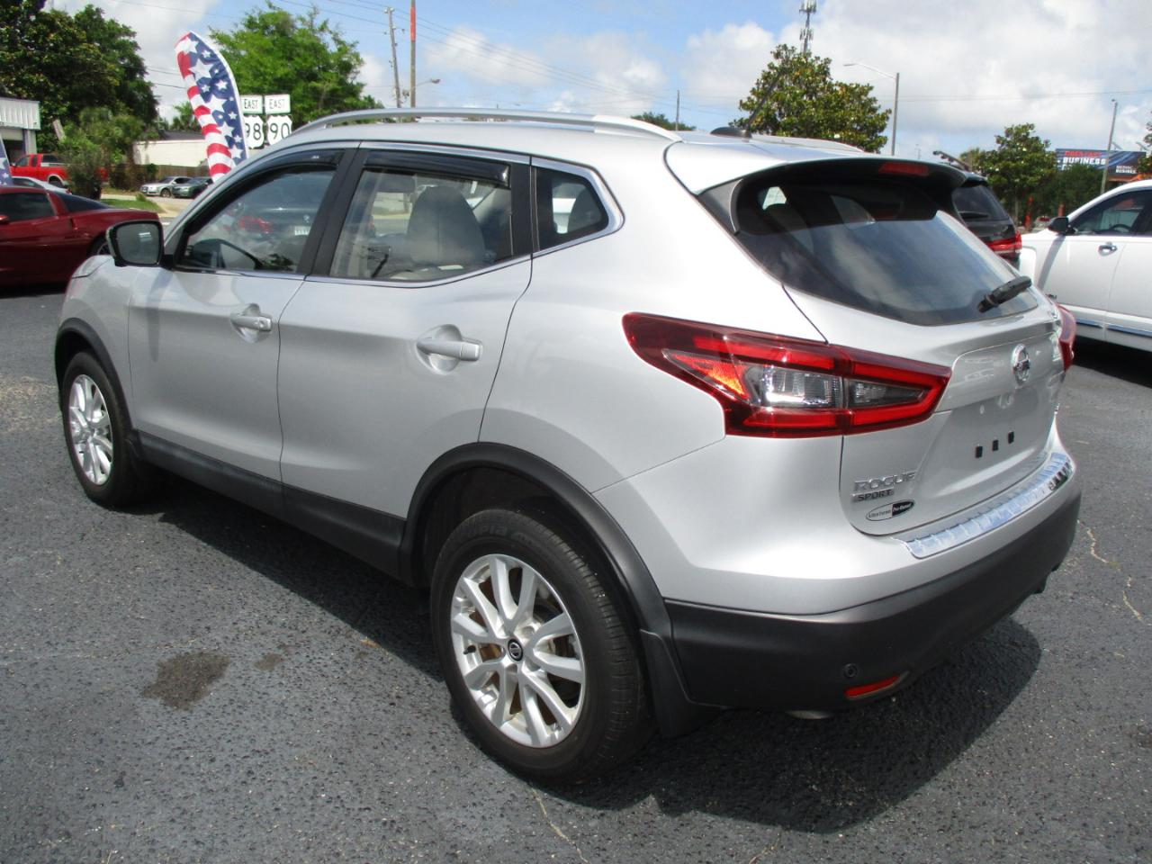Nissan Rogue Sport FWD SV 2021