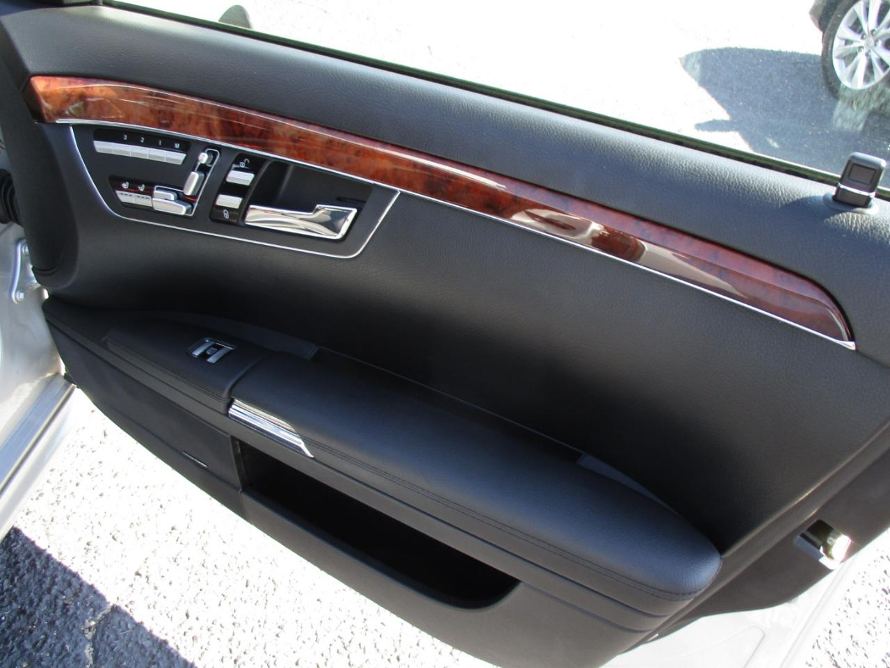Mercedes-Benz S-Class 4dr Sdn 5.5L V8 RWD 2008