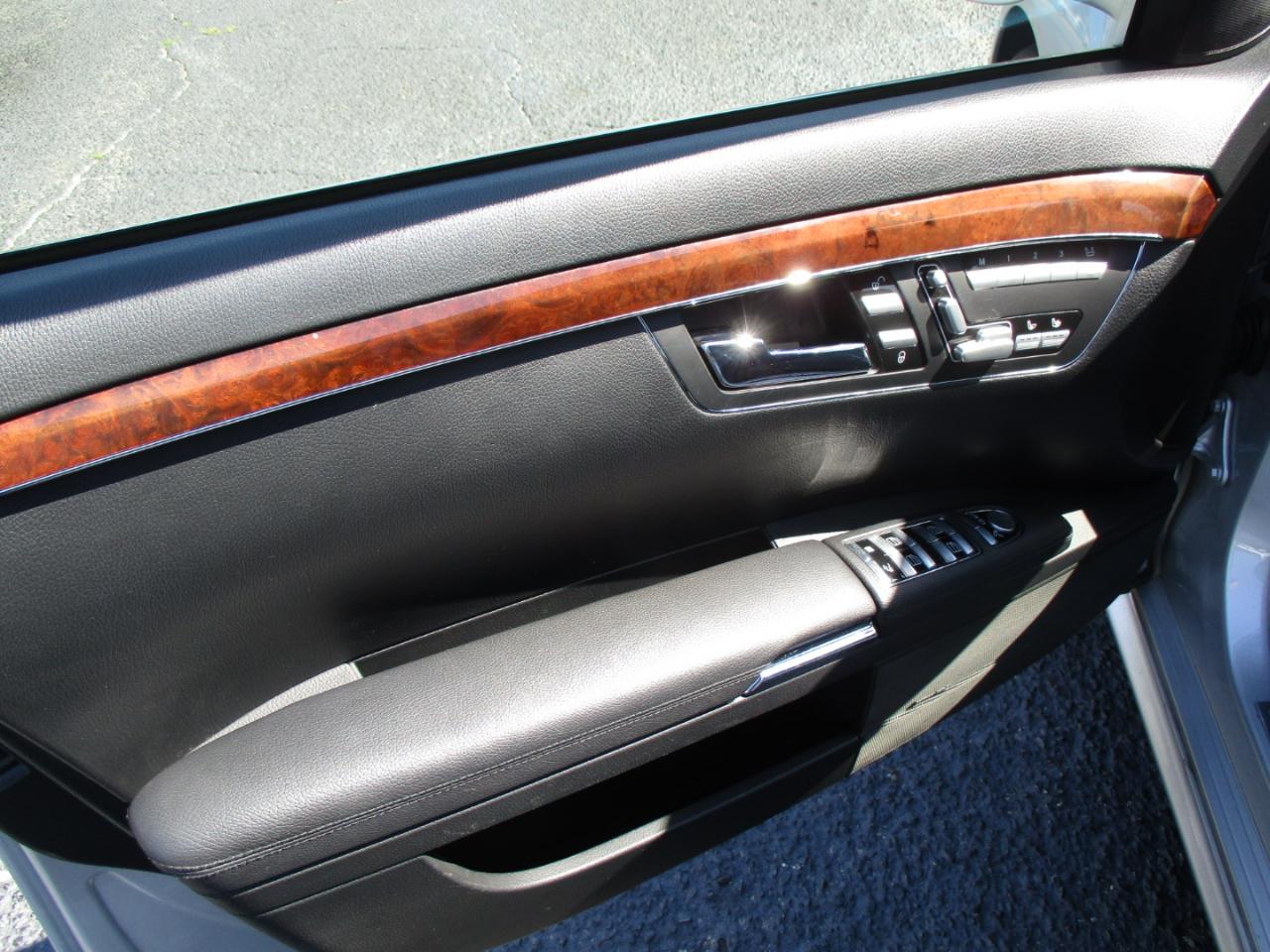 Mercedes-Benz S-Class 4dr Sdn 5.5L V8 RWD 2008