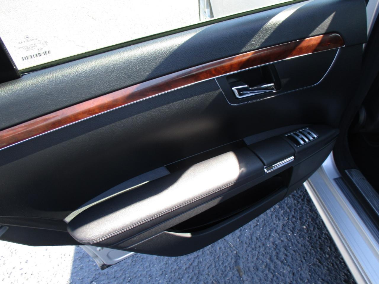 Mercedes-Benz S-Class 4dr Sdn 5.5L V8 RWD 2008