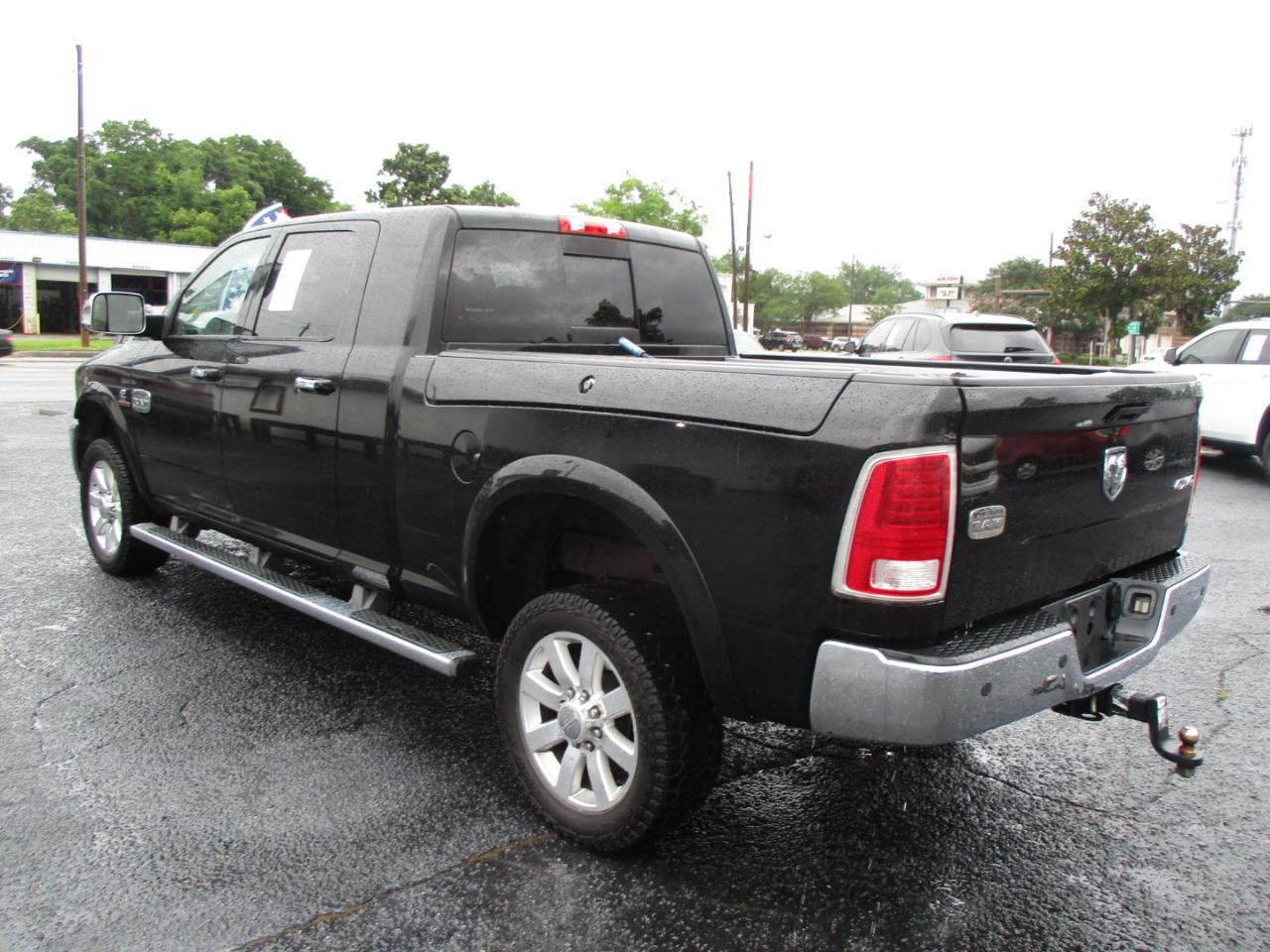RAM 2500 4WD Mega Cab 160.5" Longhorn 2015
