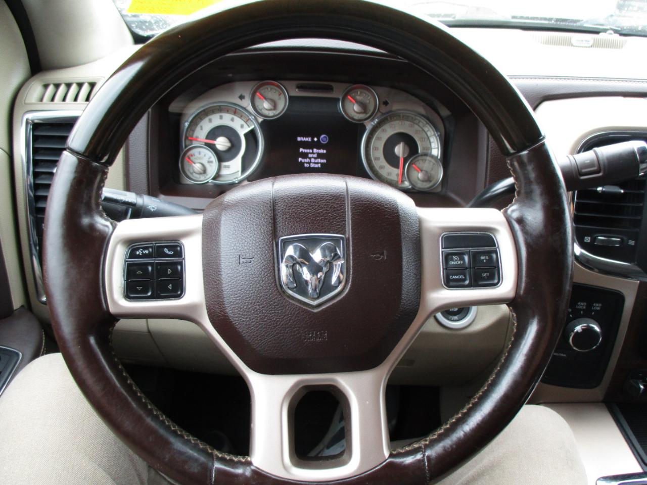 RAM 2500 4WD Mega Cab 160.5" Longhorn 2015