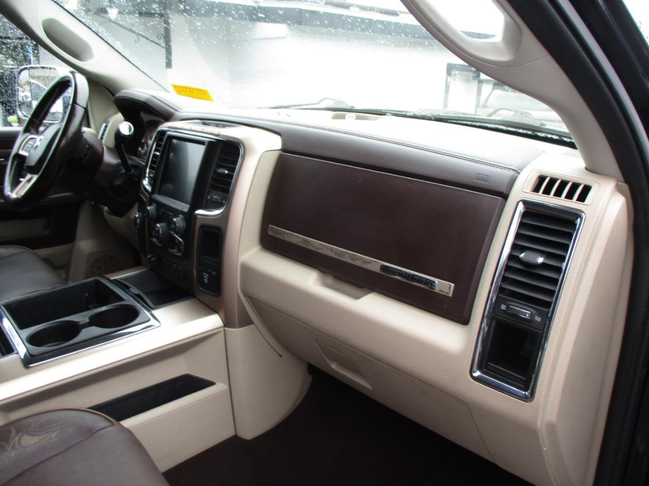RAM 2500 4WD Mega Cab 160.5" Longhorn 2015