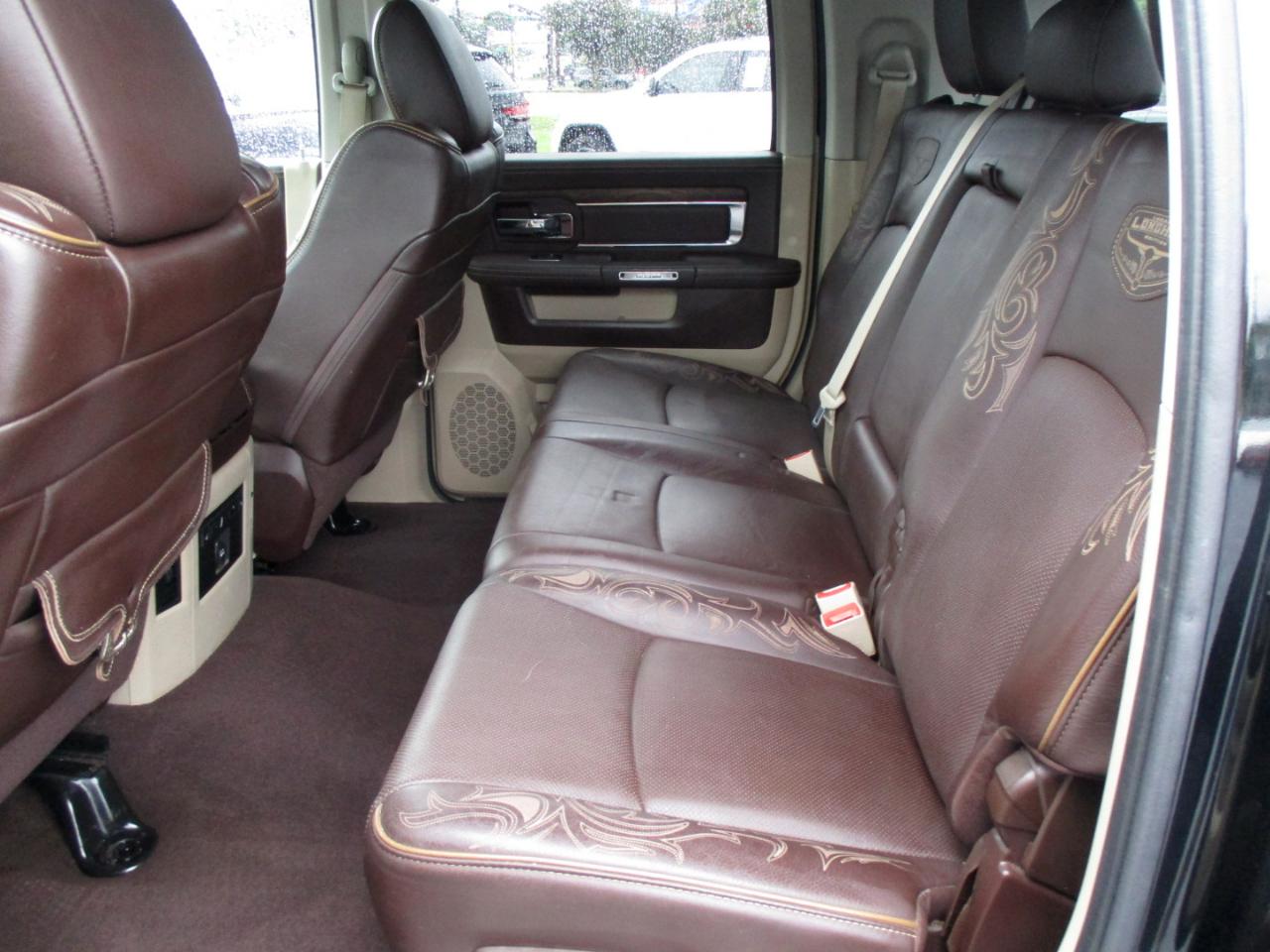 RAM 2500 4WD Mega Cab 160.5" Longhorn 2015