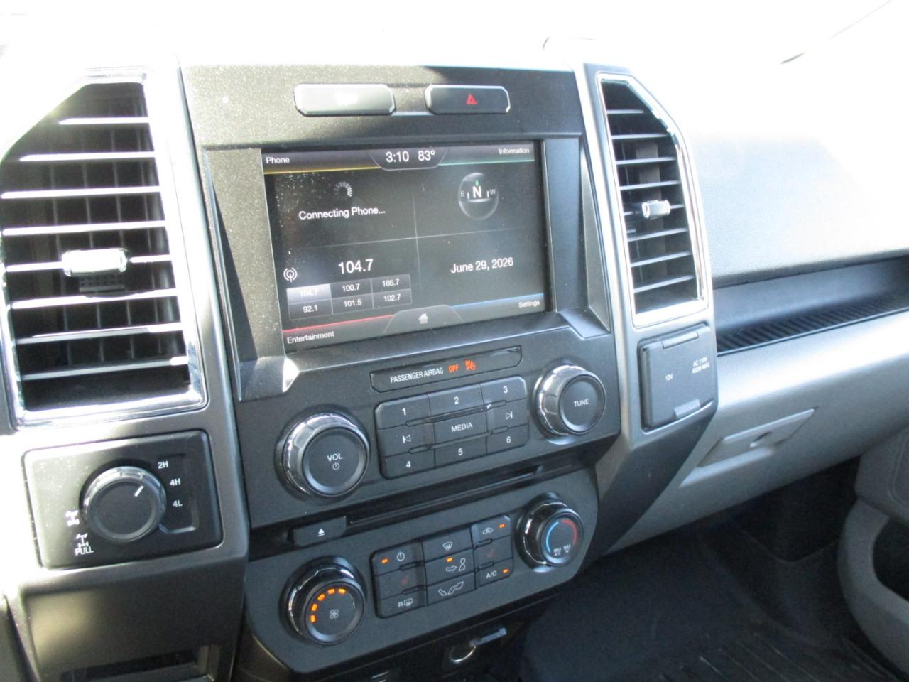 Ford F-150 4WD Reg Cab 145" XLT 2015