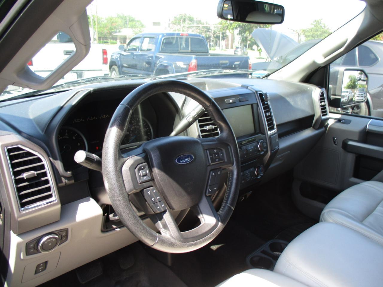 Ford F-150 4WD Reg Cab 145" XLT 2015