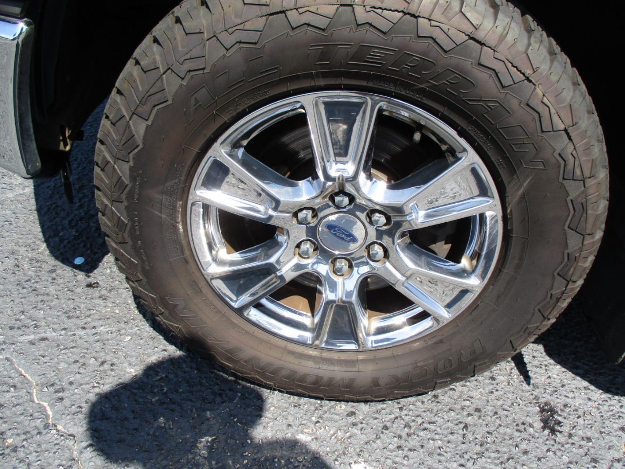 Ford F-150 4WD Reg Cab 145" XLT 2015