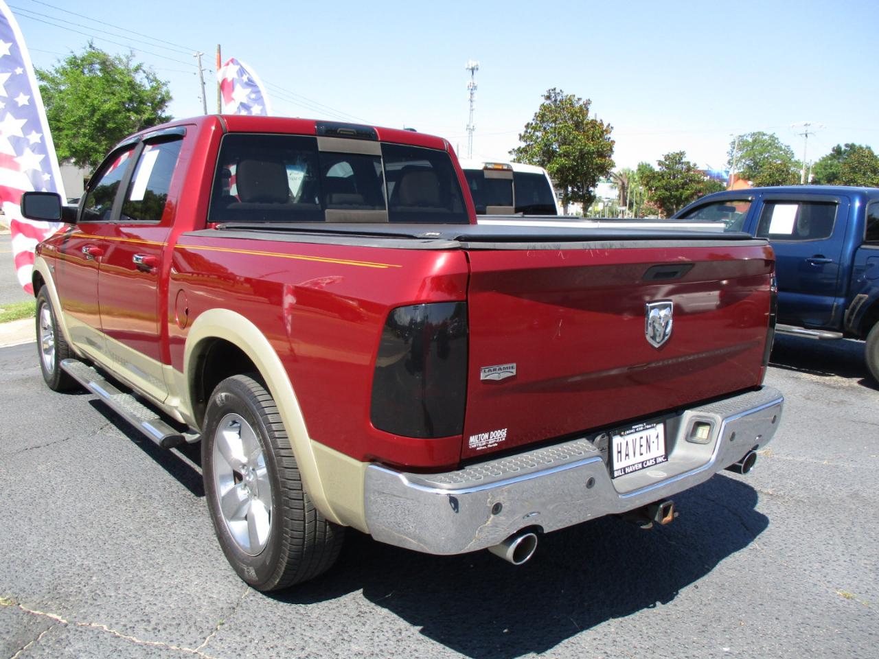 RAM 1500 2WD Crew Cab 140.5" Laramie 2011