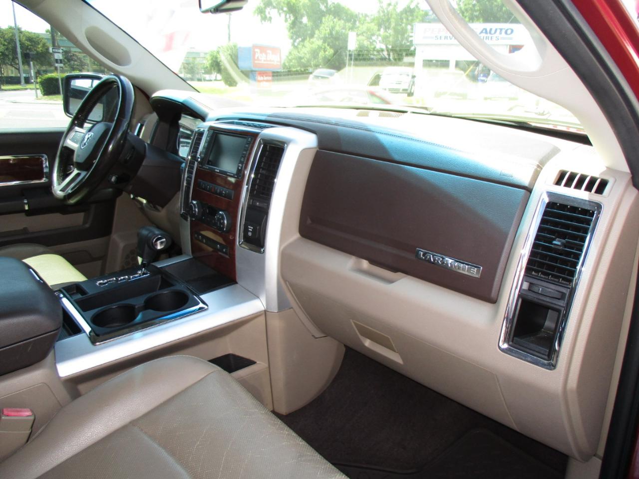 RAM 1500 2WD Crew Cab 140.5" Laramie 2011