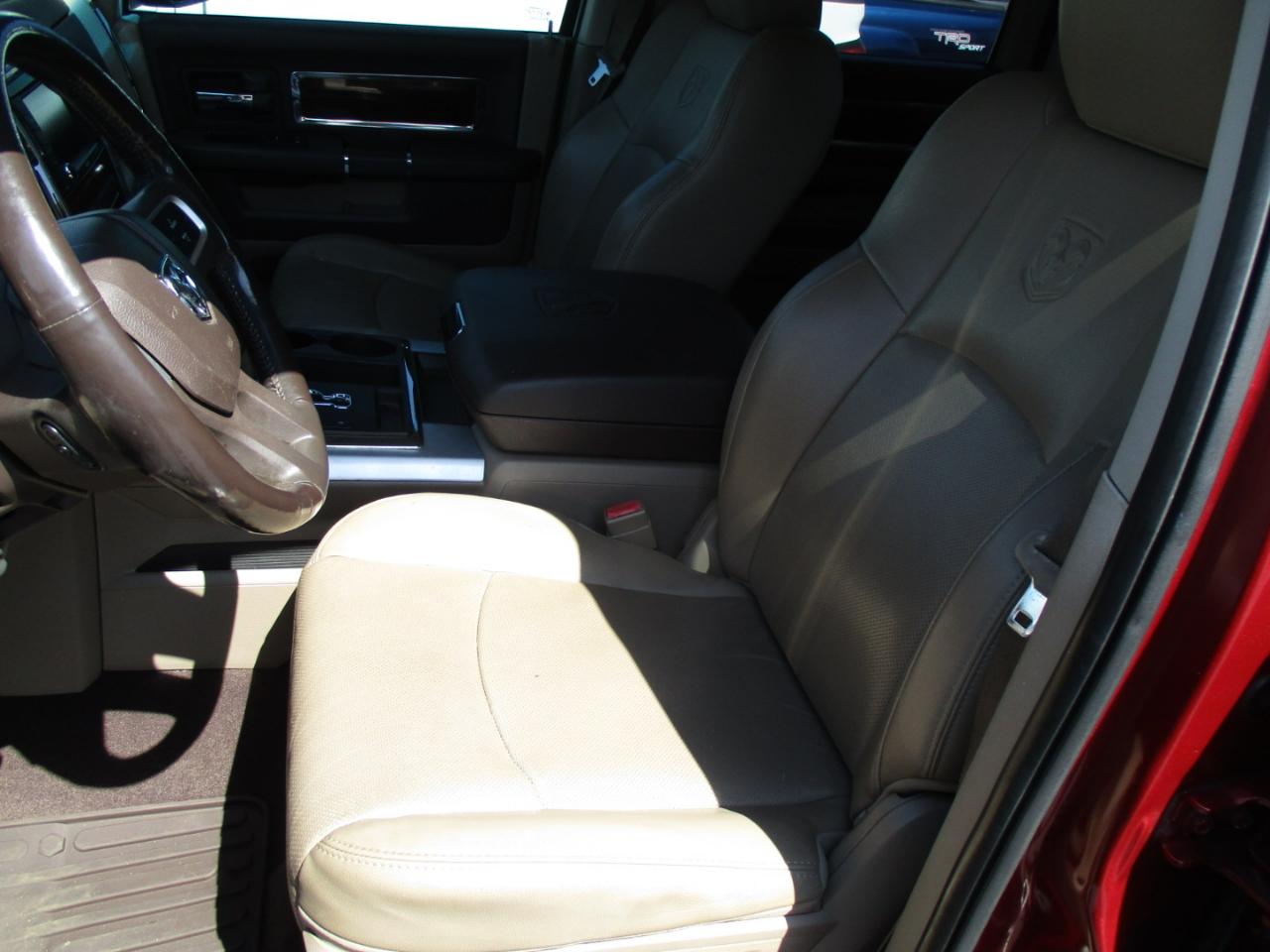 RAM 1500 2WD Crew Cab 140.5" Laramie 2011